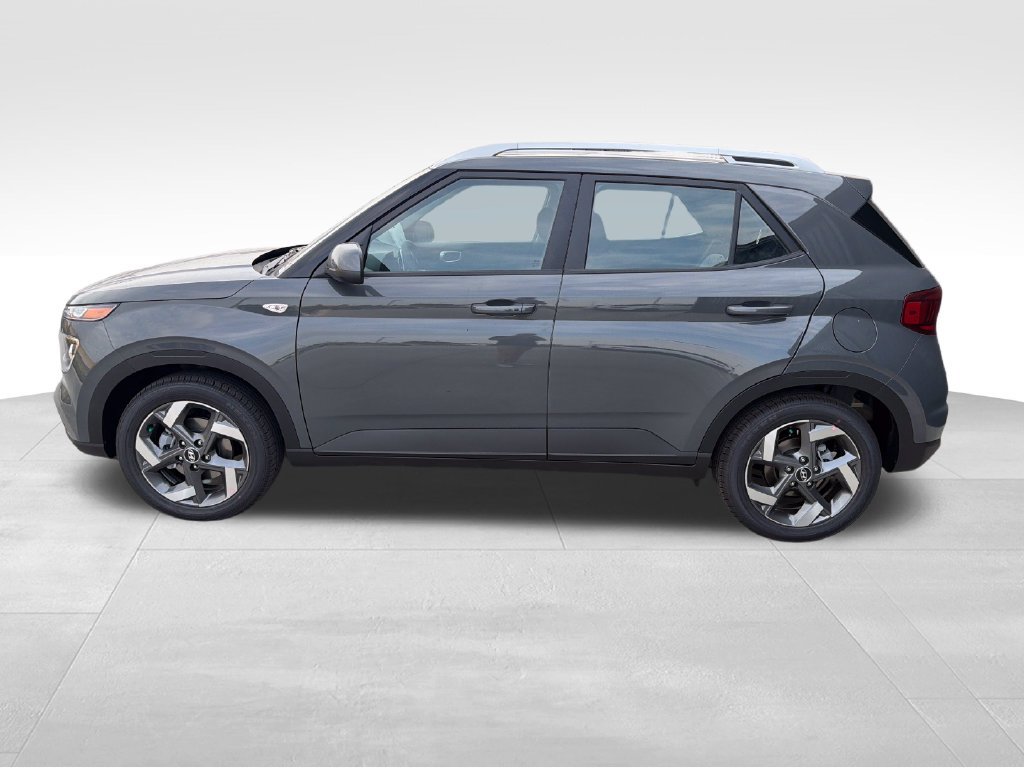 New 2026 Hyundai Venue SEL FWD image 2