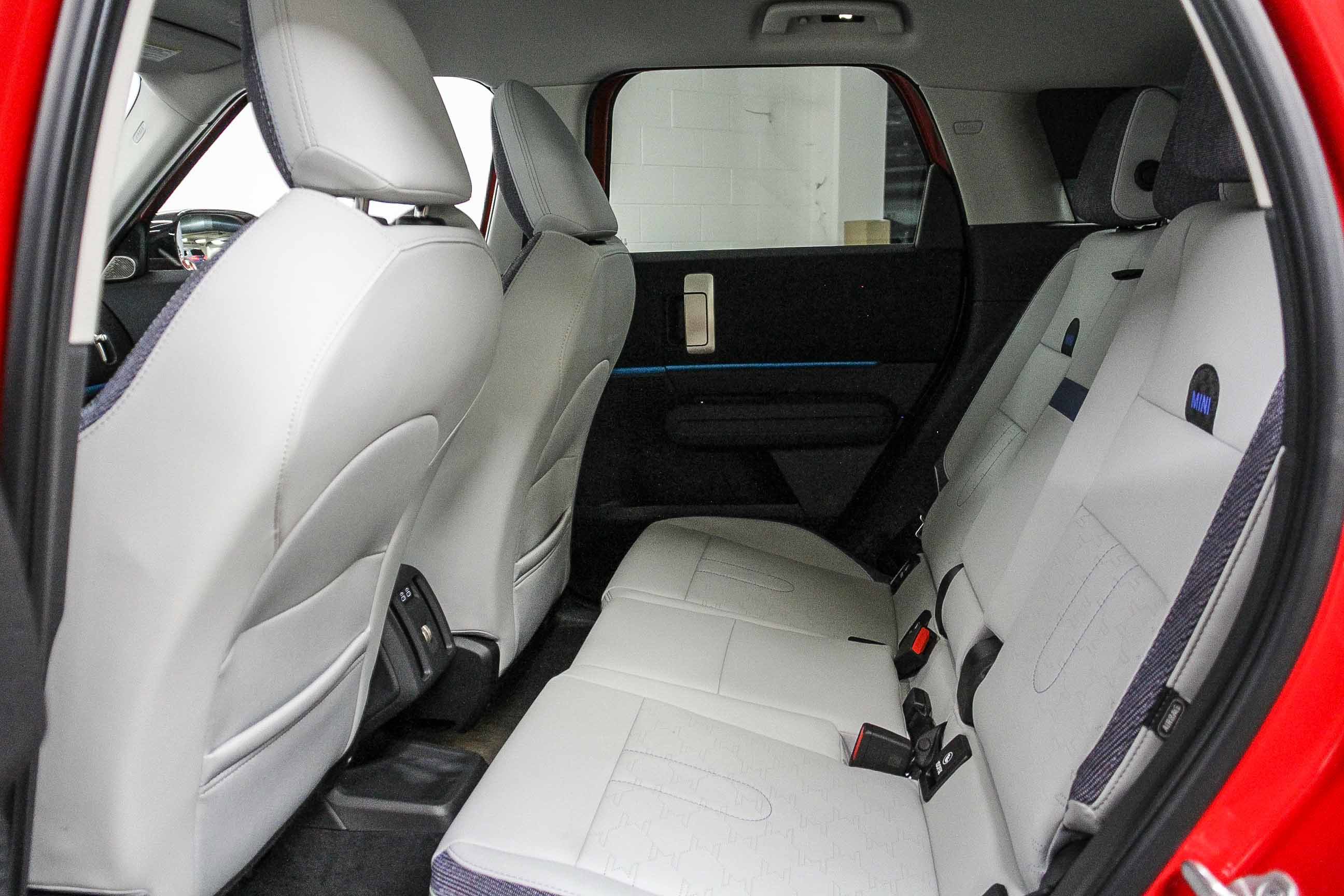 Used 2025 MINI Cooper Countryman S w/ Comfort Package Max image 17