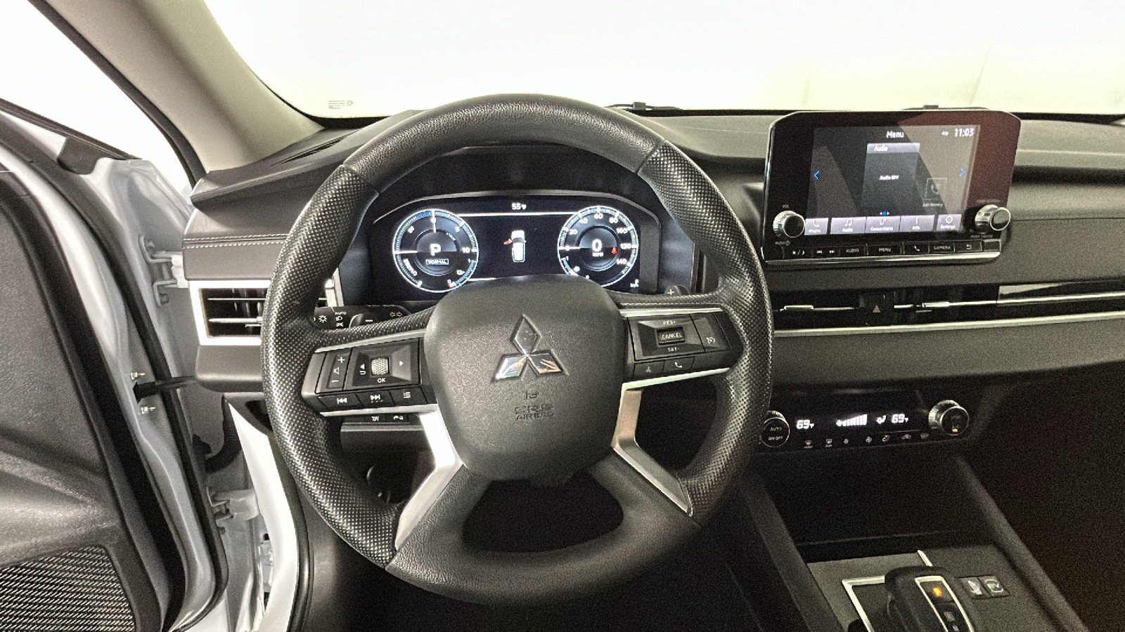 Used 2023 Mitsubishi Outlander ES AWD/4WD image 16