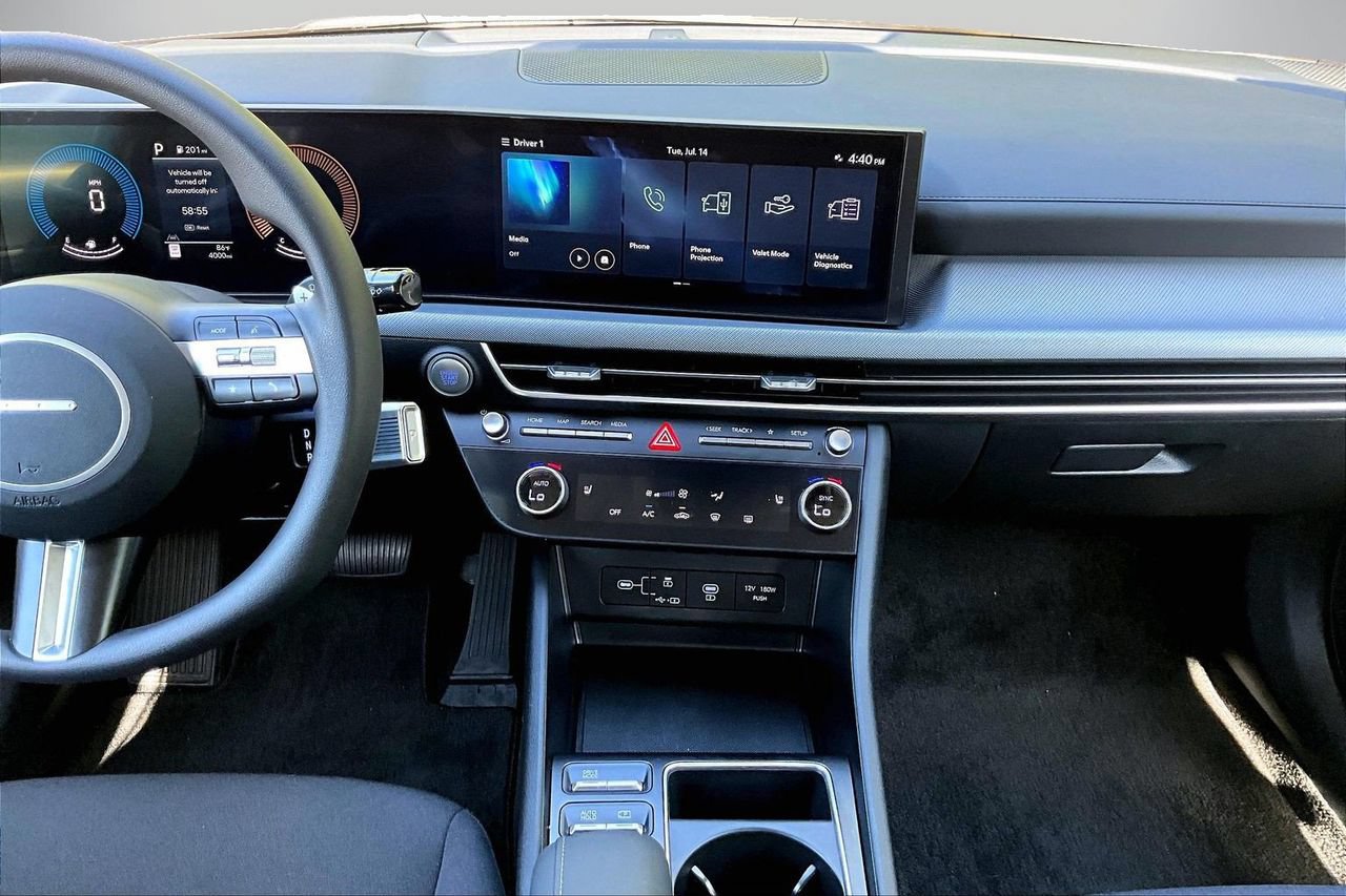 Used 2025 Hyundai Sonata SEL FWD image 12
