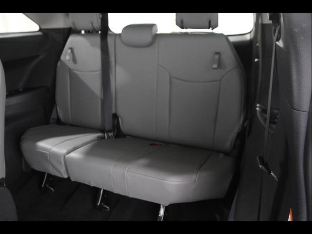 Used 2026 Toyota Sienna XLE FWD image 20