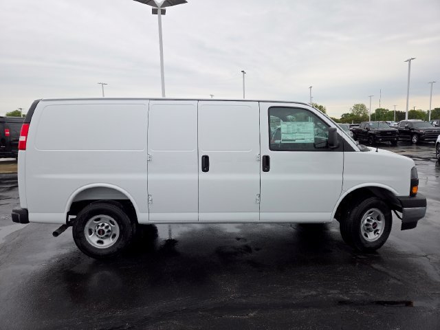 New 2026 GMC Savana 3500 w/ Driver Convenience Package RWD image 14