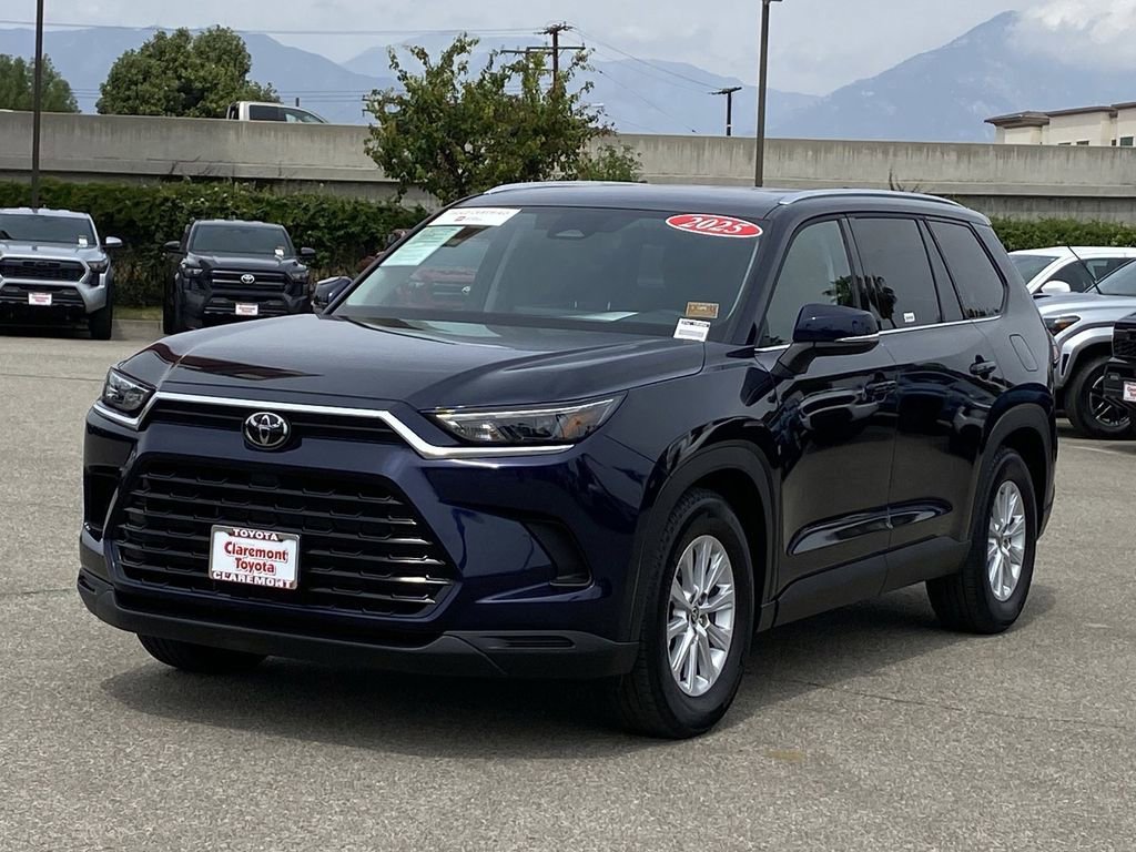 Certified 2025 Toyota Grand Highlander FWD image 39
