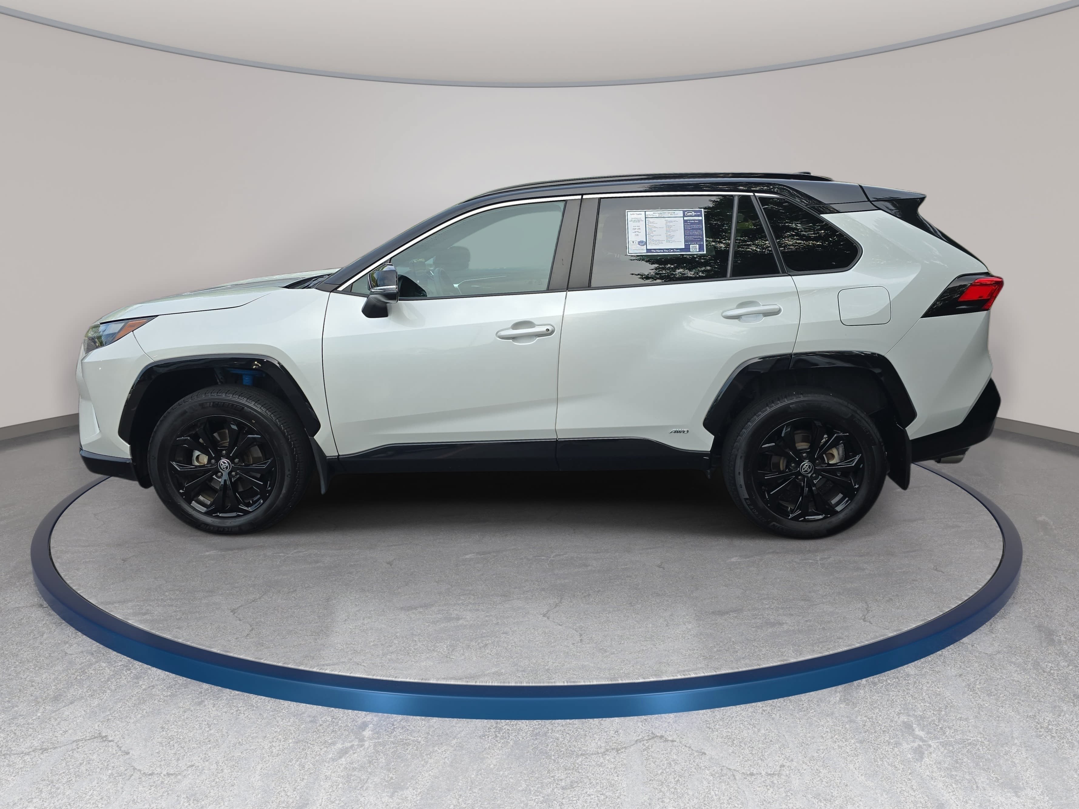 Used 2024 Toyota RAV4 XSE w/ Weather Package AWD/4WD image 8