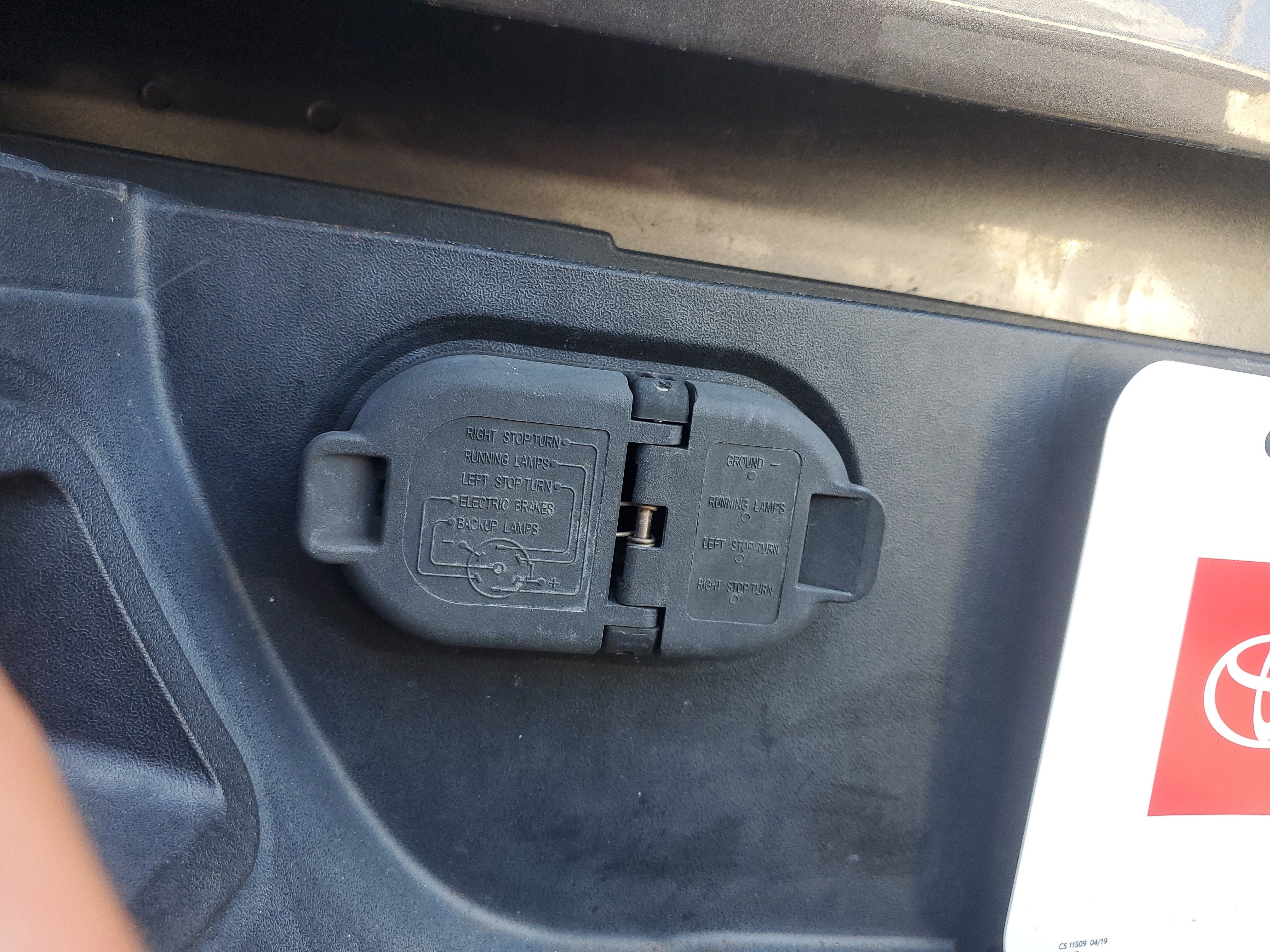 Used 2018 Toyota Tundra SR5 w/ SR5 Upgrade Package image 8