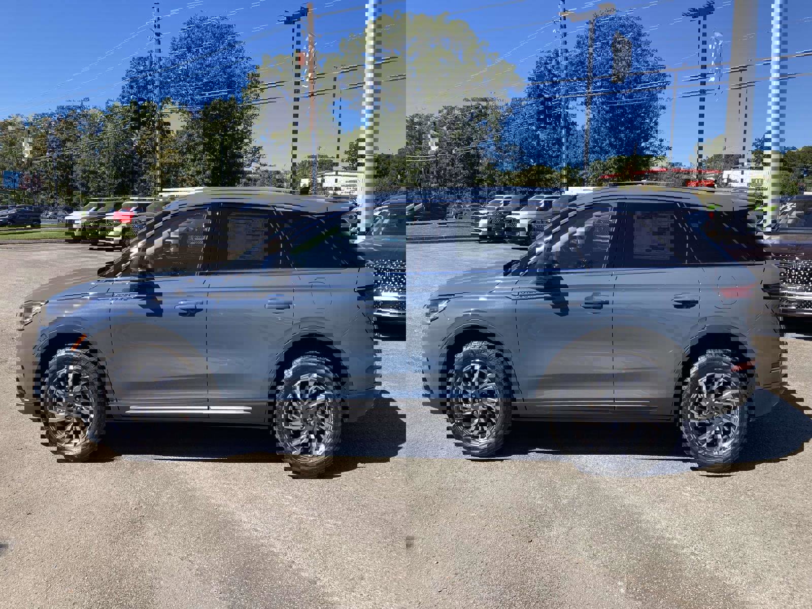 New 2026 Lincoln Corsair Premiere image 8