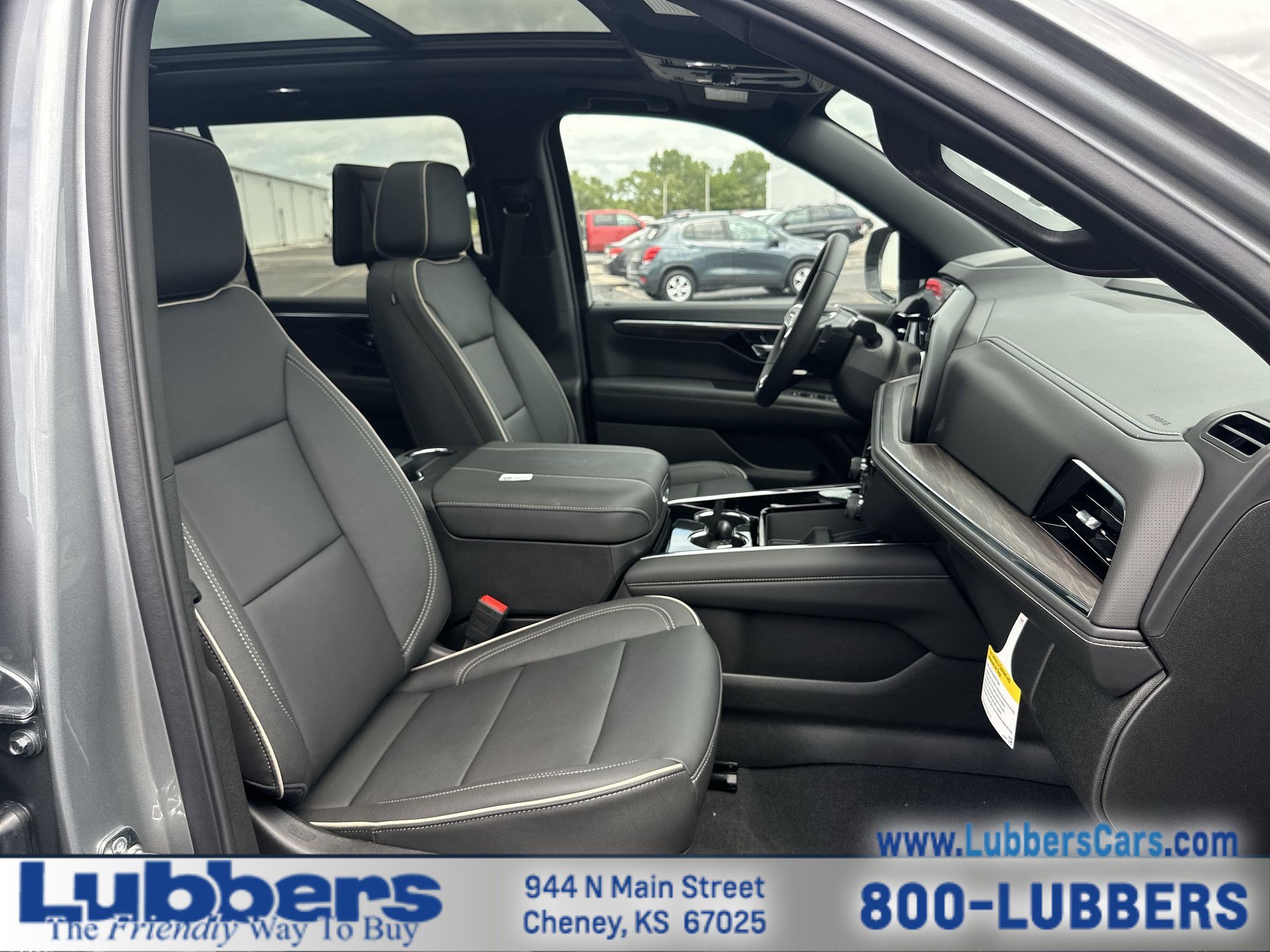 New 2025 Chevrolet Suburban Premier image 24