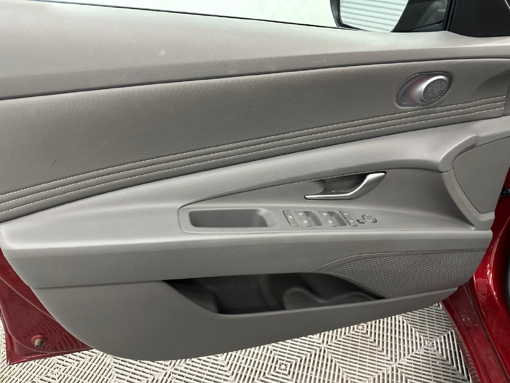 Used 2025 Hyundai Elantra Sport w/ Cargo Package FWD image 10