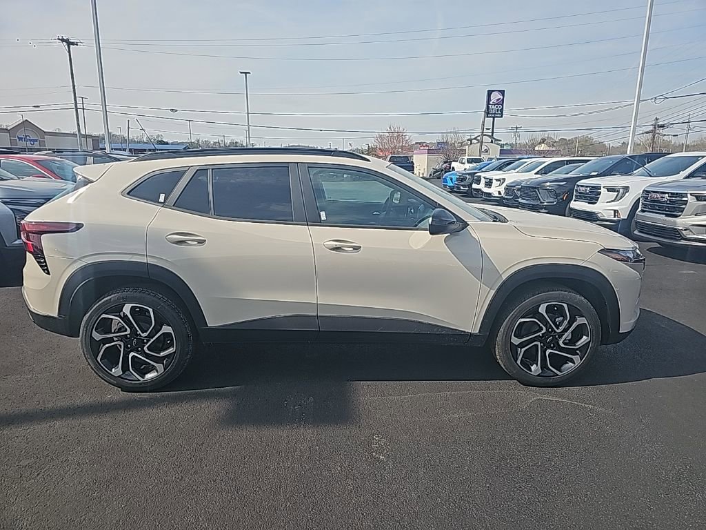 New 2026 Chevrolet Trax RS image 4