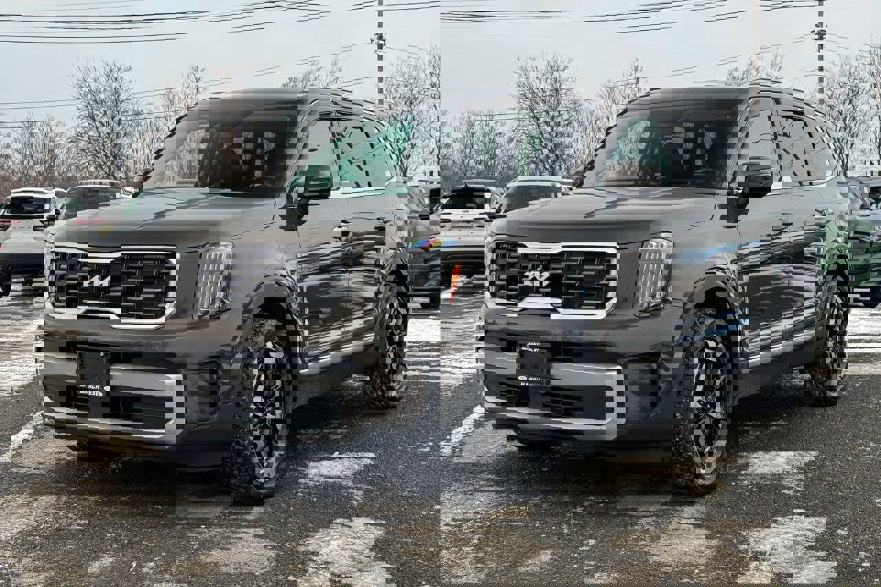 Used 2023 Kia Telluride S image 7
