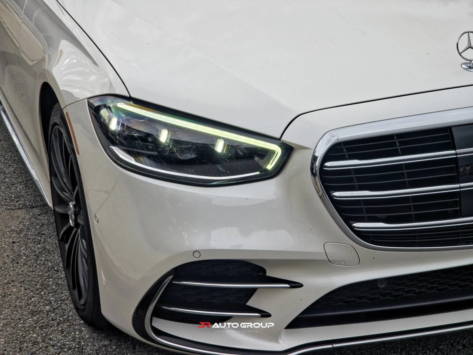 Used 2022 Mercedes-Benz S 500 4MATIC w/ AMG Line Package image 15