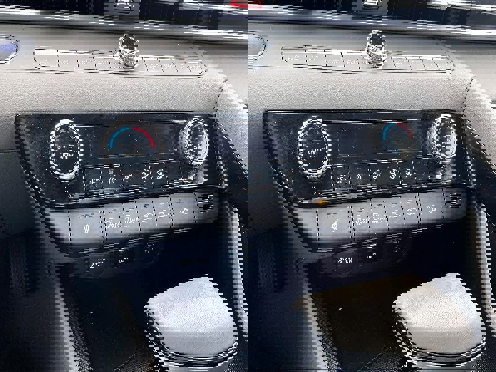 Used 2025 Hyundai Elantra SEL image 26