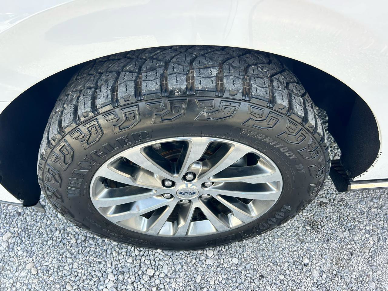 Used 2018 Ford Expedition Max Limited RWD image 27