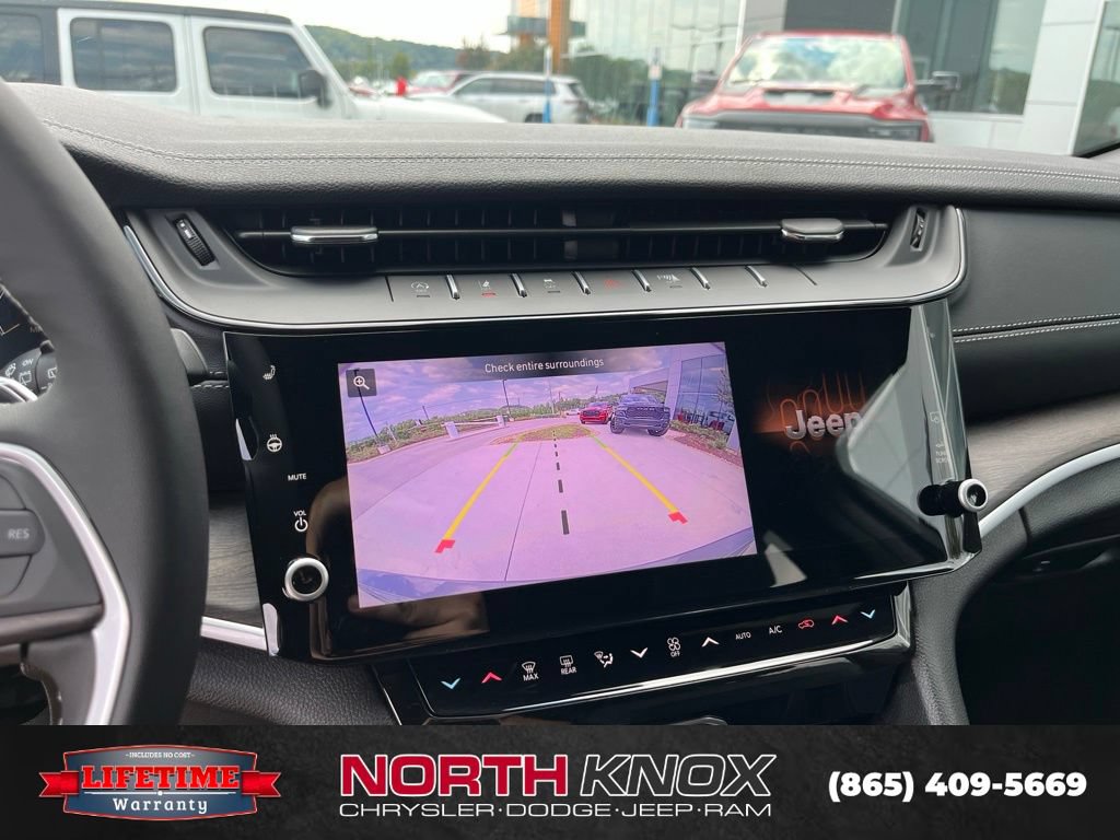 New 2027 Jeep Grand Cherokee Altitude AWD/4WD image 10