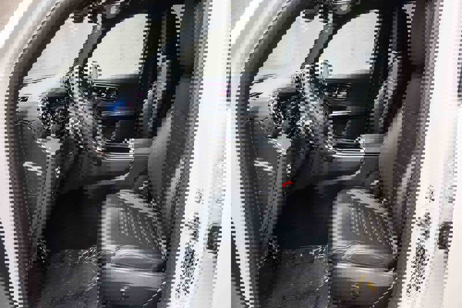 Certified 2025 Mercedes-Benz GLC 350e 4MATIC image 23