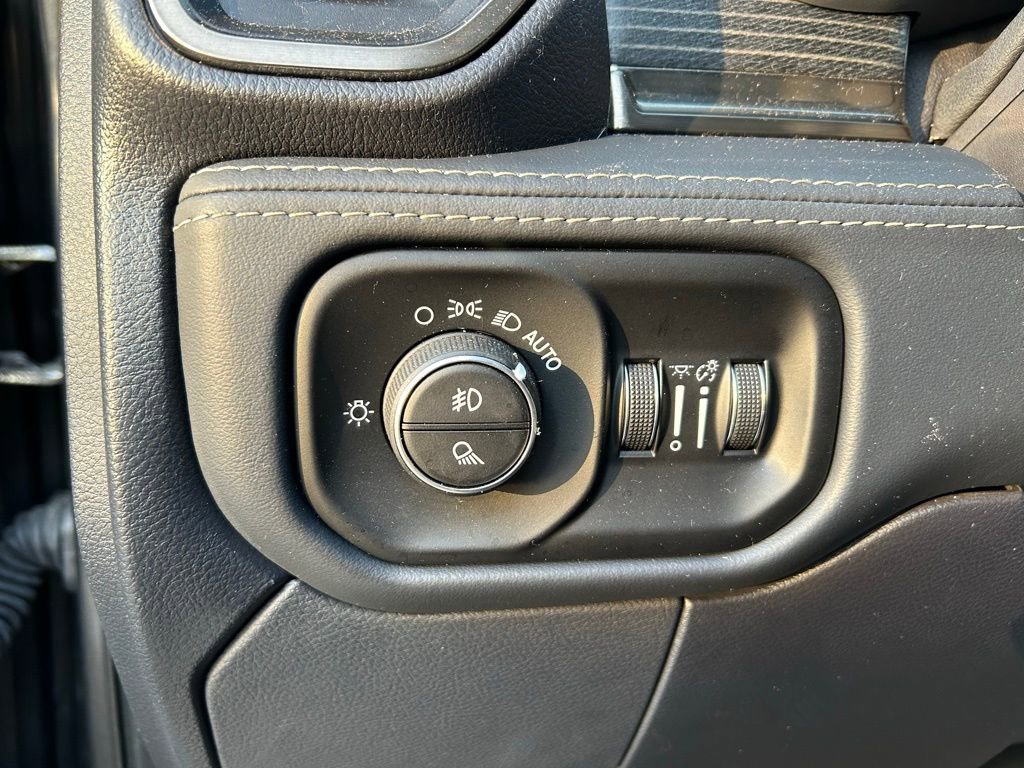 Used 2023 RAM 2500 Limited image 18