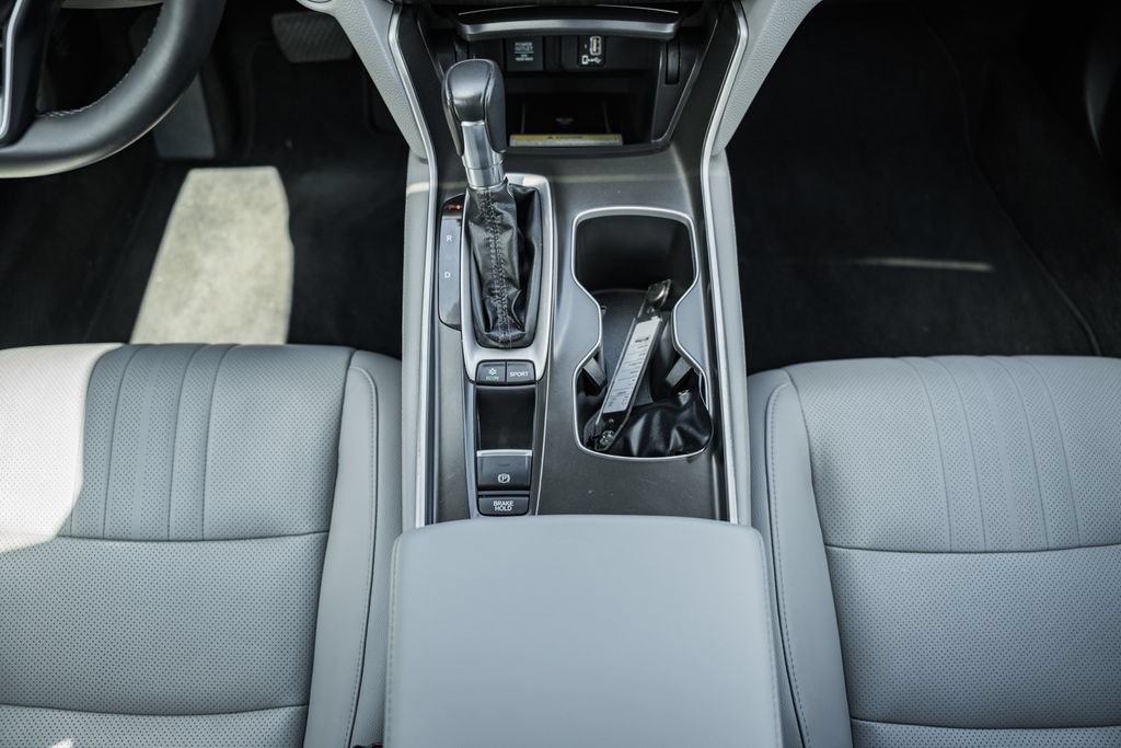 Used 2018 Honda Accord Touring image 27