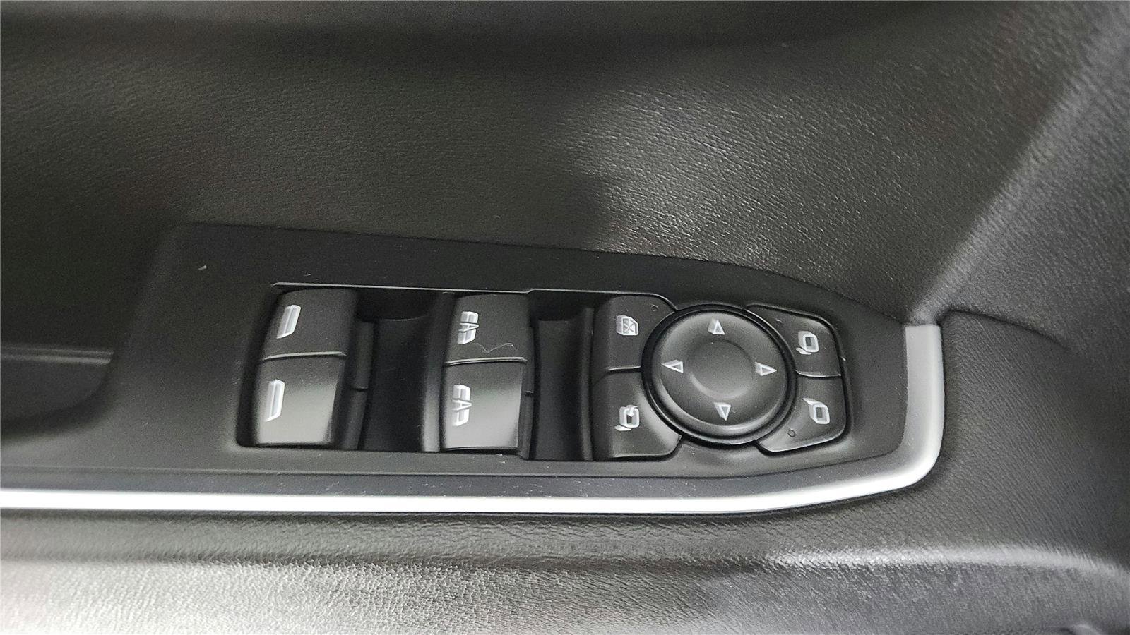 Used 2025 GMC Sierra 1500 SLT AWD/4WD image 11