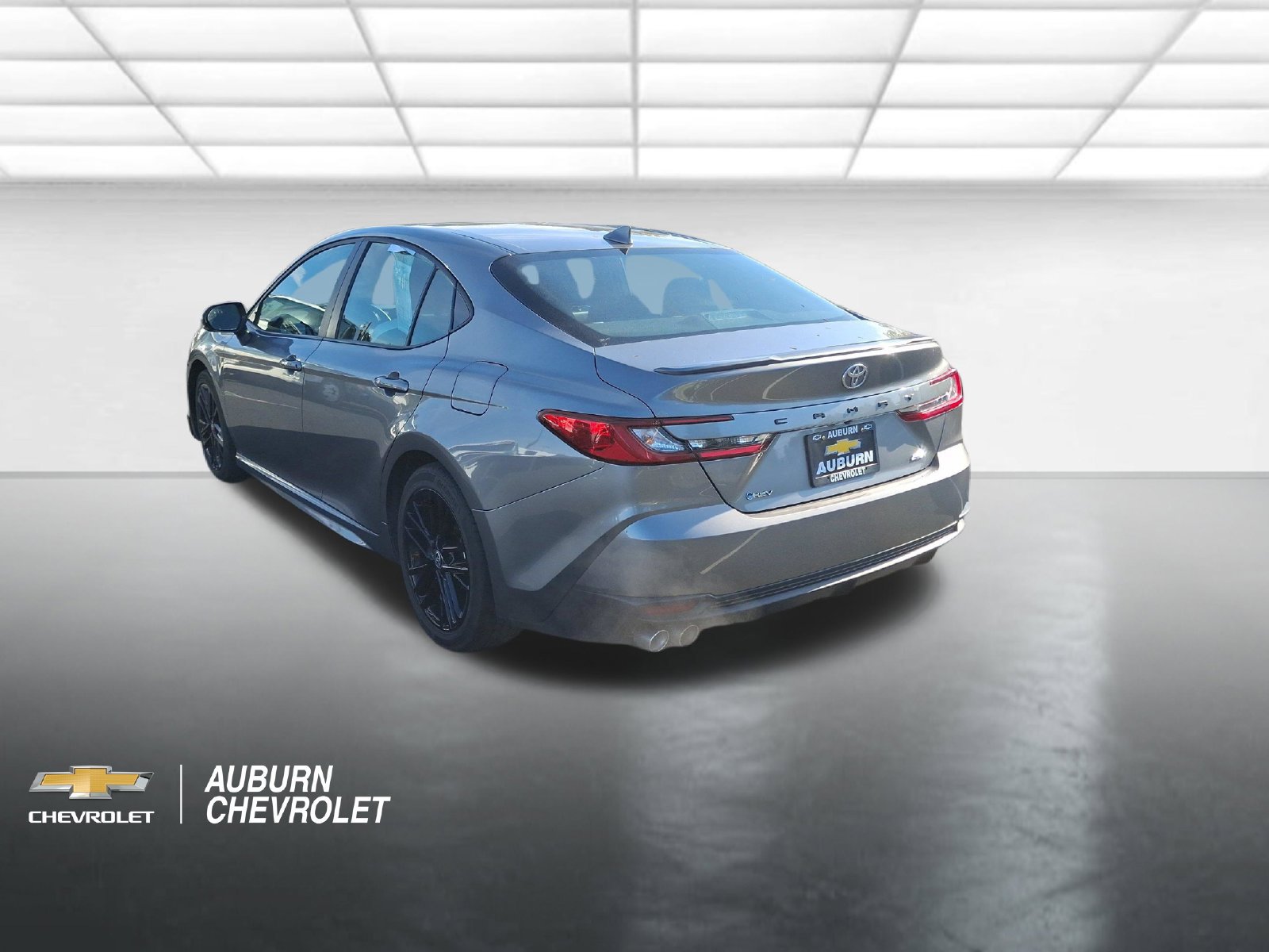 Used 2025 Toyota Camry SE FWD image 5
