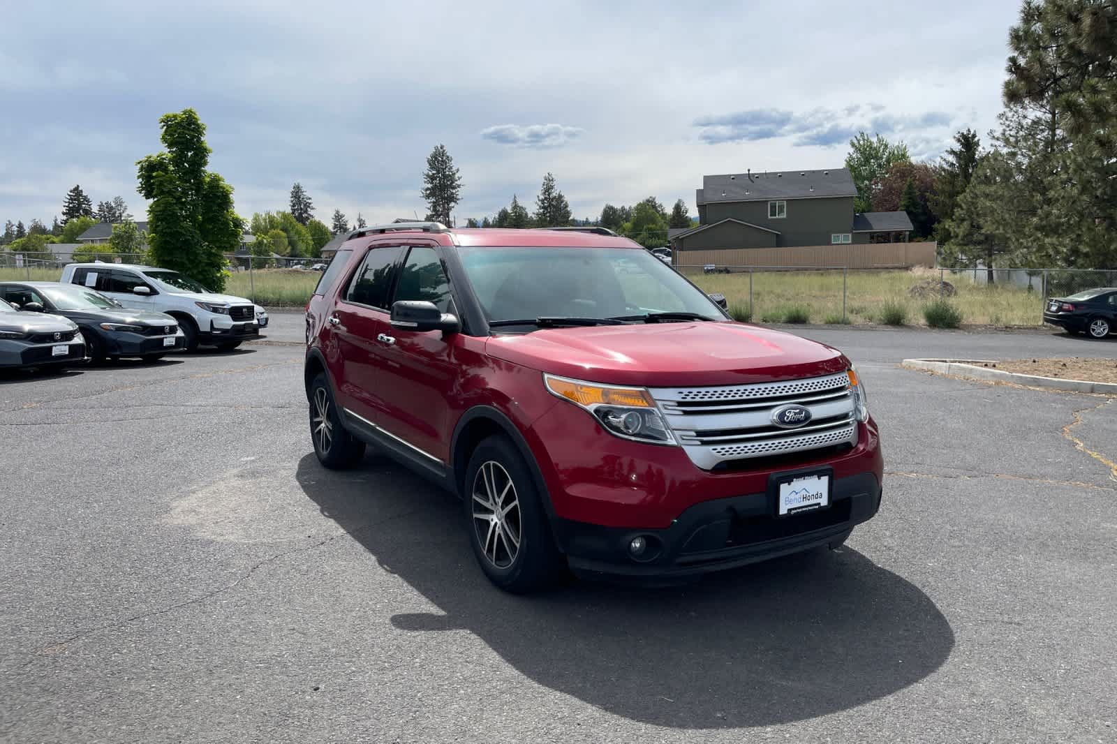Used 2015 Ford Explorer XLT w/ Equipment Group 202A AWD/4WD image 7
