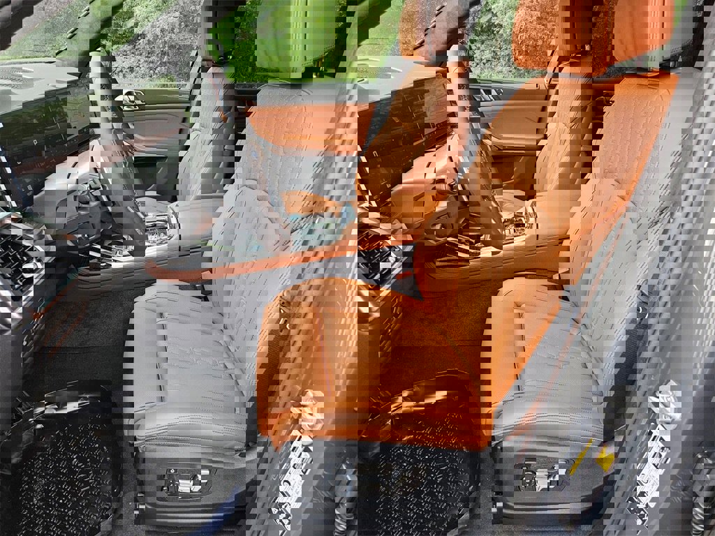 New 2026 BMW X7 M60i image 8