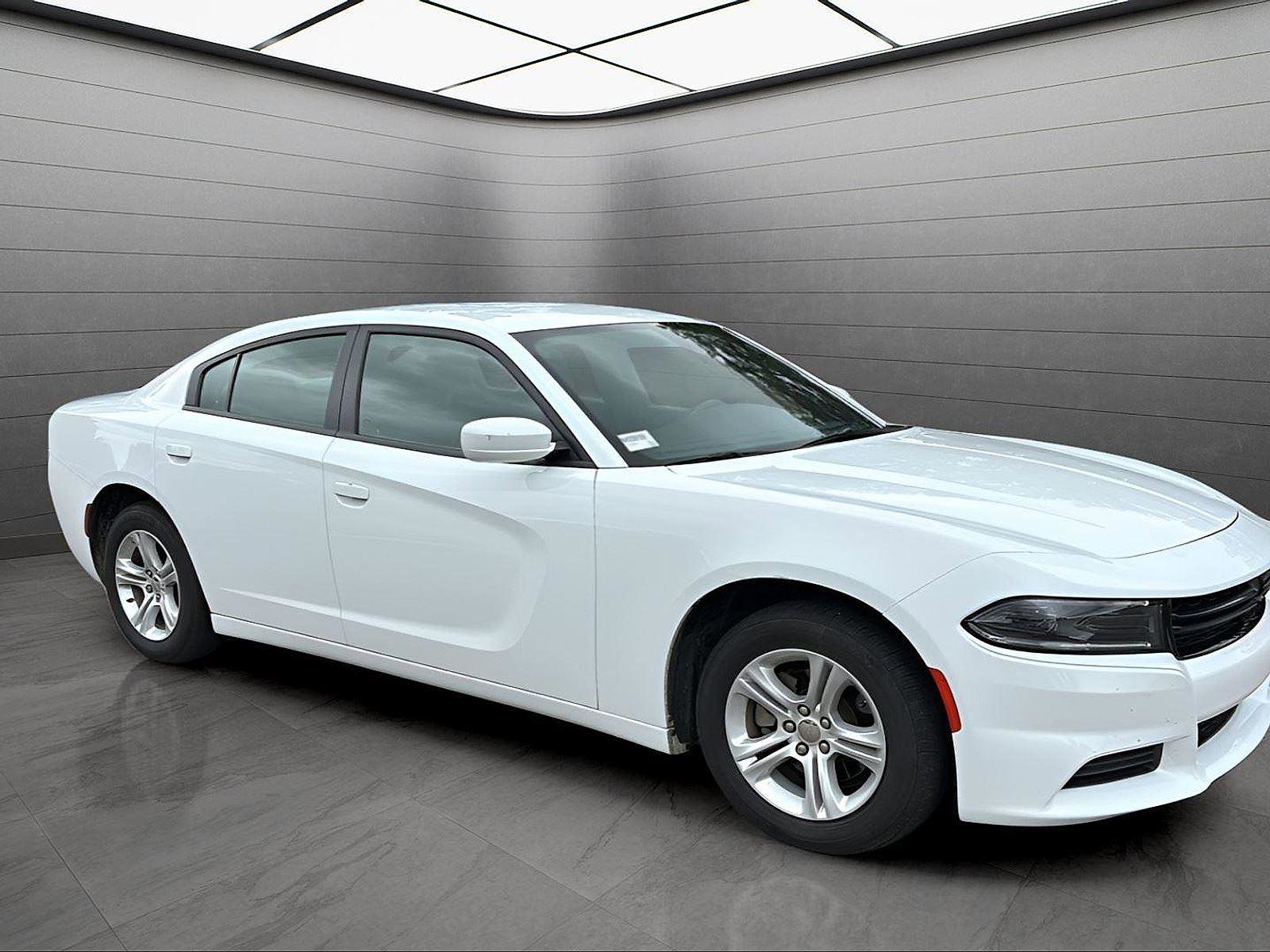 Used 2022 Dodge Charger SXT image 3