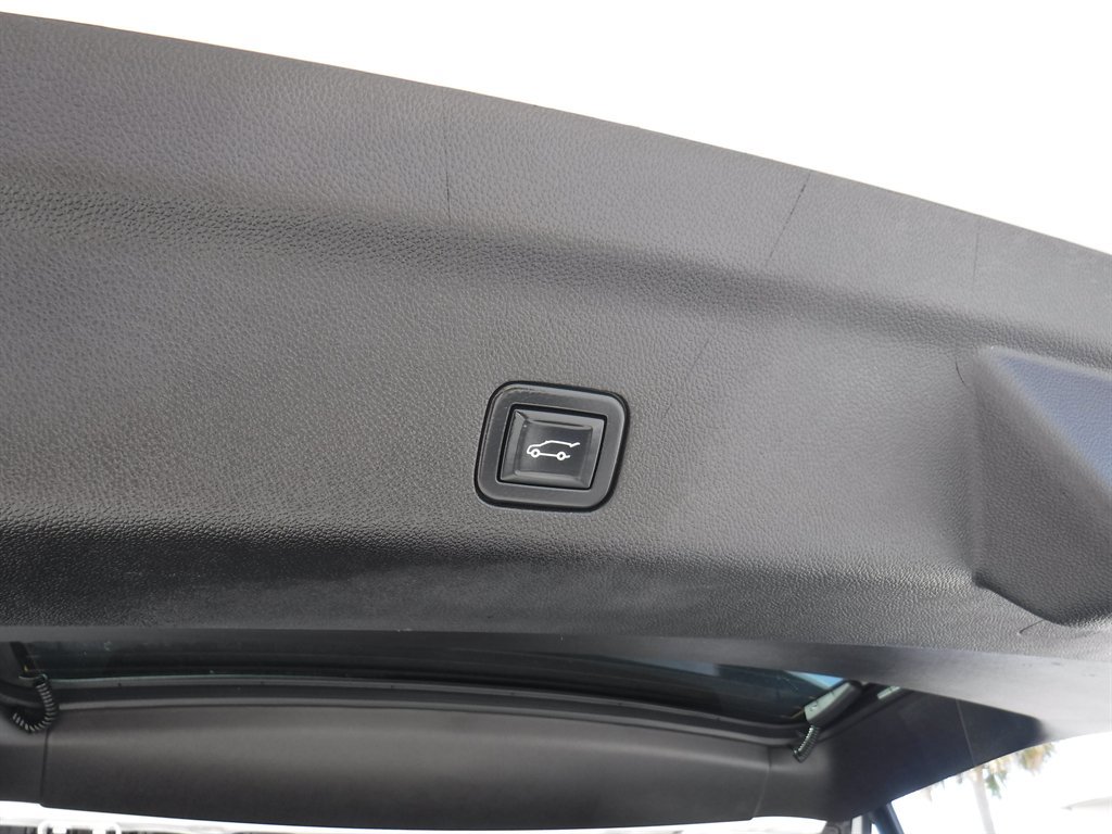 Used 2023 Chevrolet Tahoe High Country image 8