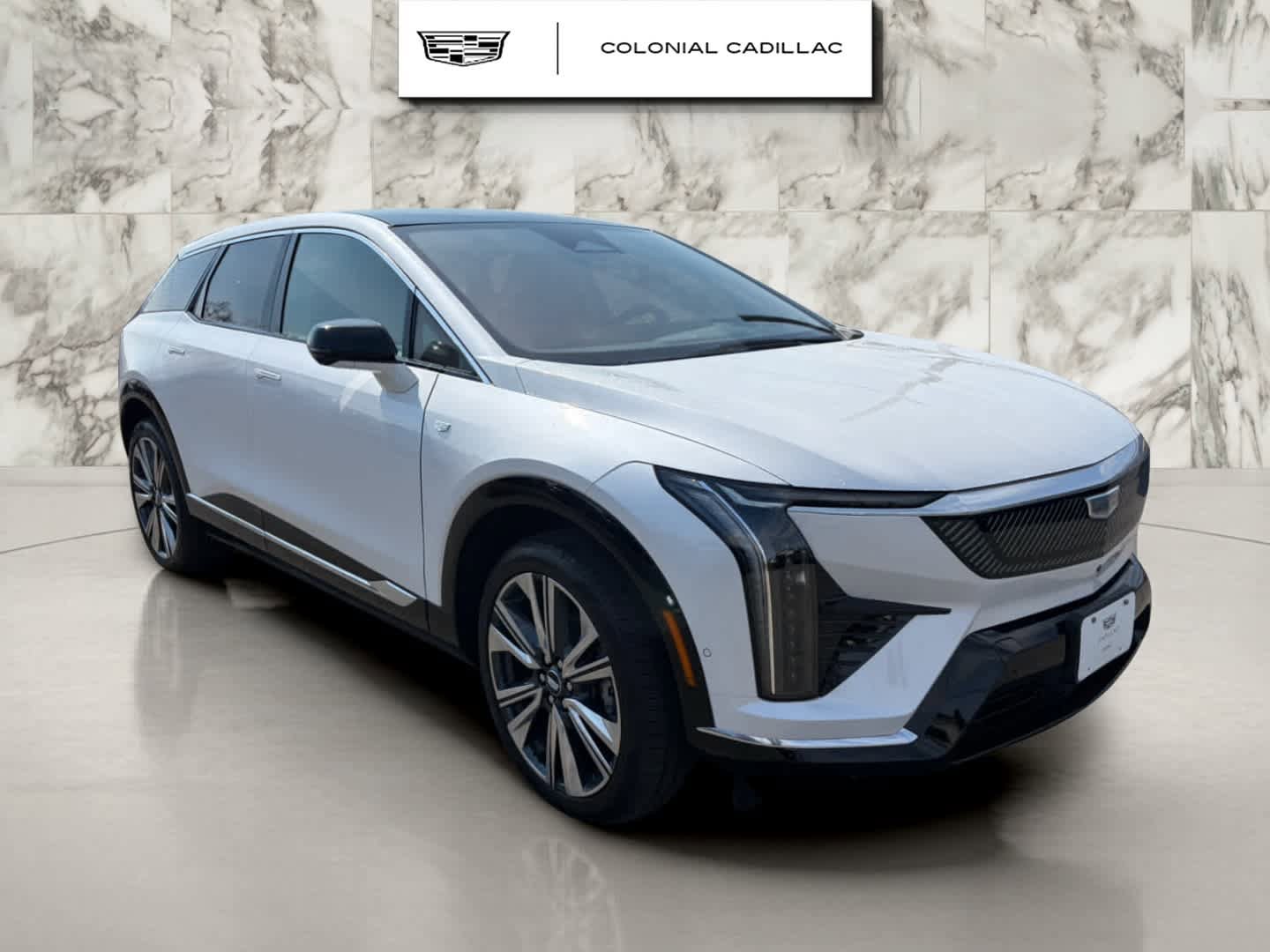 Certified 2025 Cadillac Optiq Luxury 2 AWD/4WD image 7