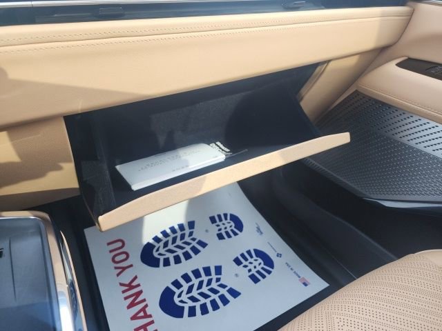 Used 2025 Cadillac Escalade IQ Sport 2 w/ LPO, ONYX Package image 22