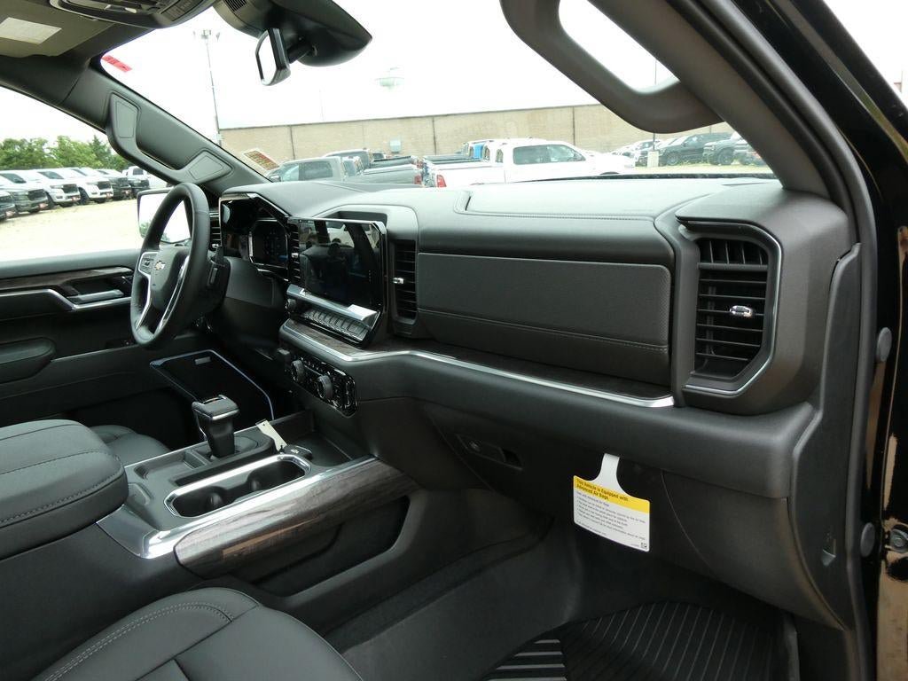 New 2026 Chevrolet Silverado 1500 LTZ w/ LTZ Premium Package AWD/4WD image 14