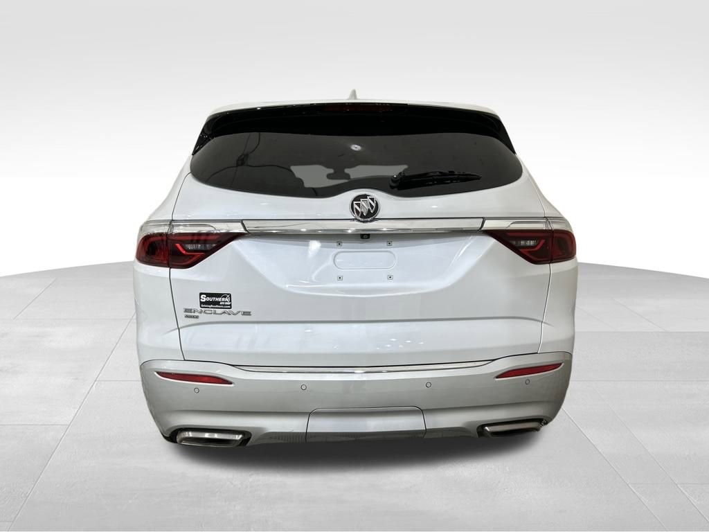 Used 2023 Buick Enclave Essence image 4
