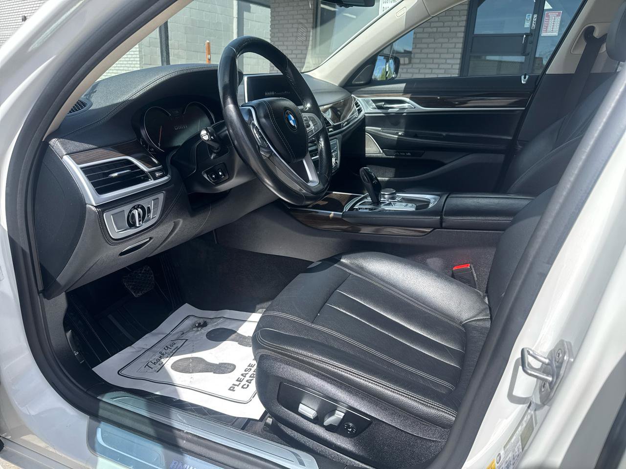 Used 2019 BMW 740i xDrive image 11