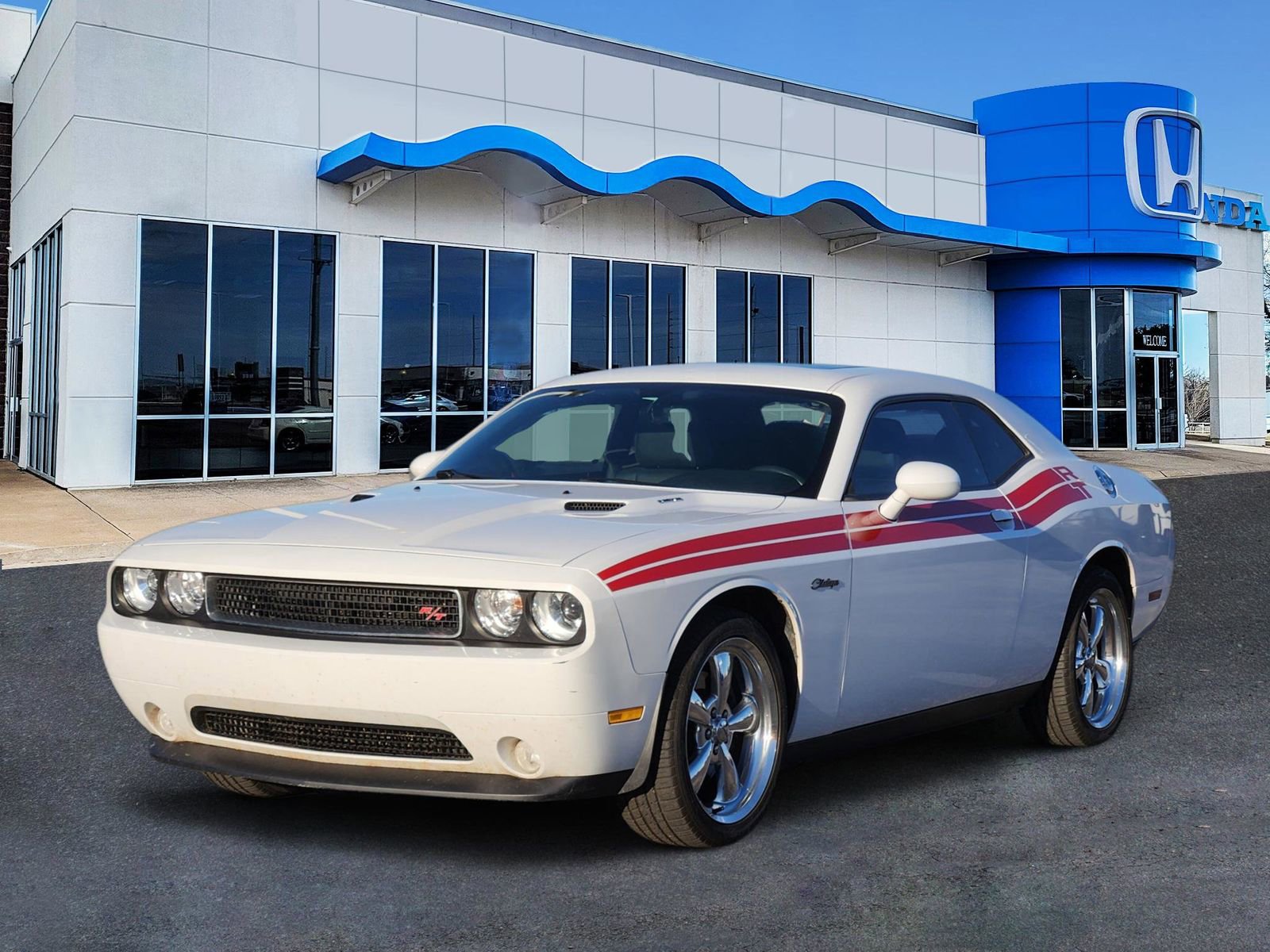 Used 2011 Dodge Challenger R/T video 2