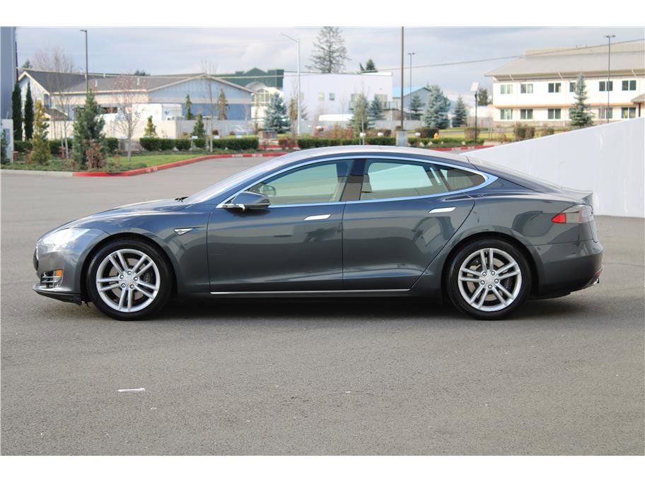 Used 2015 Tesla Model S 85D image 2