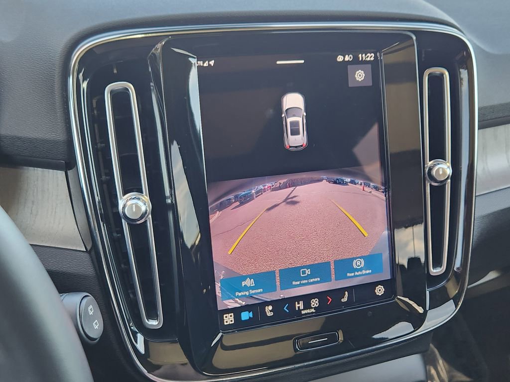 Used 2023 Volvo XC40 B5 Plus w/ Climate Package image 9