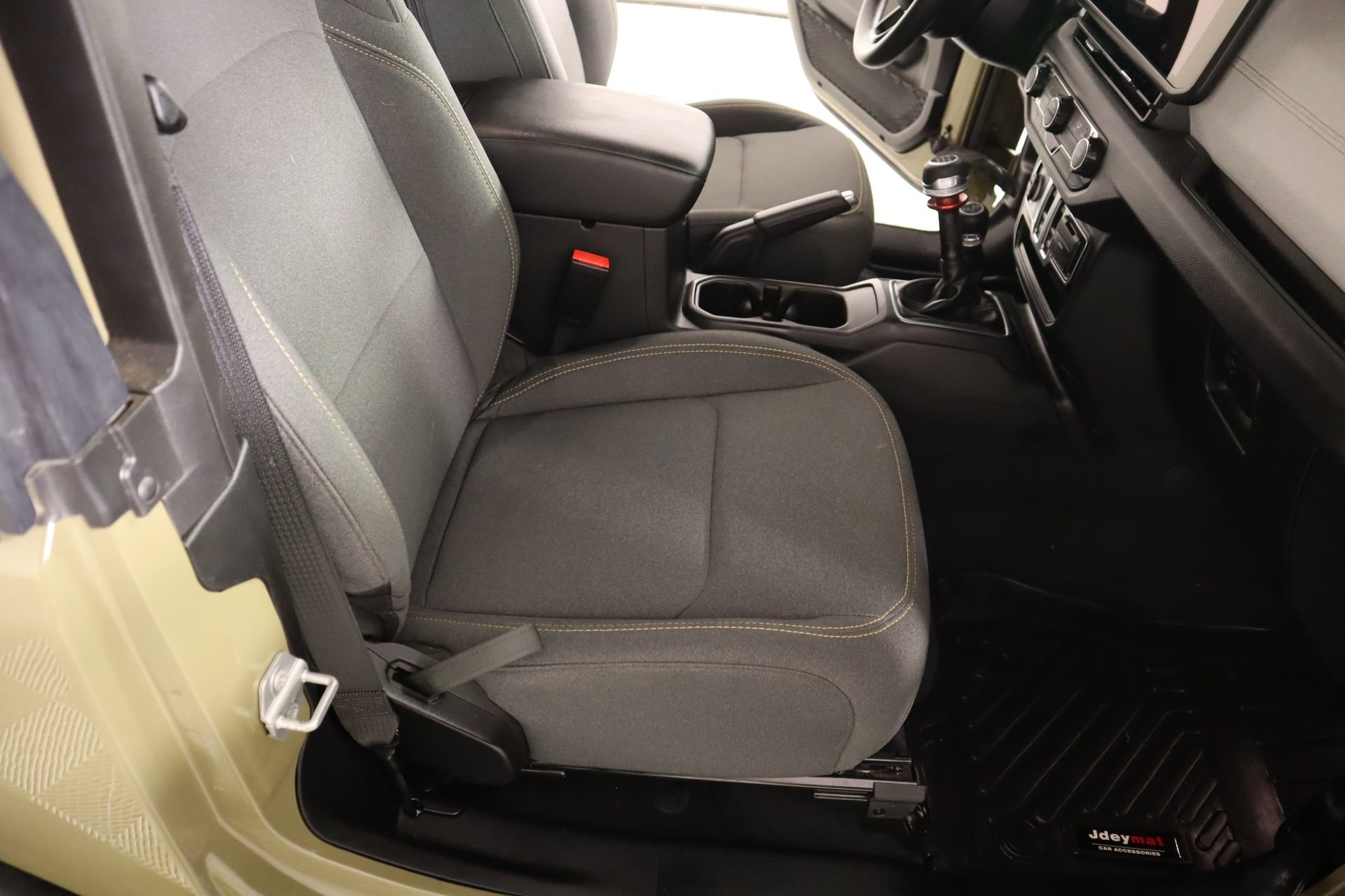 Used 2025 Jeep Wrangler Sport image 12