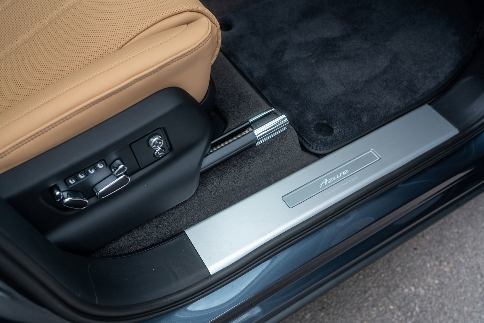 New 2025 Bentley Bentayga image 38