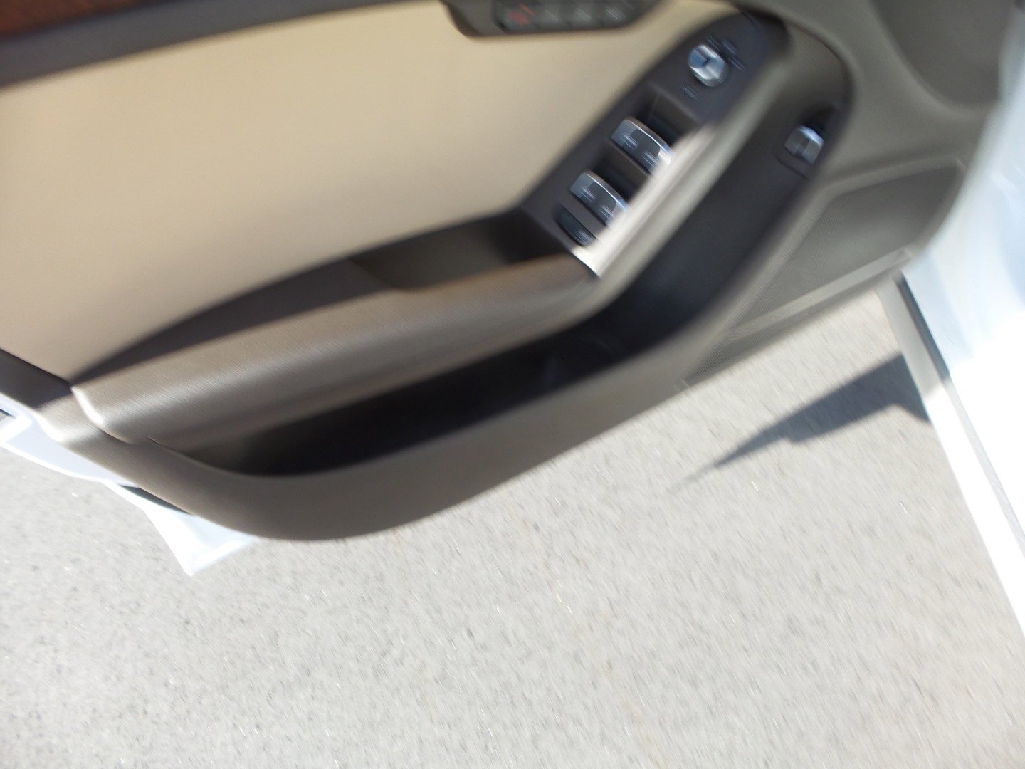 Used 2013 Audi A4 Premium Plus w/ Premium Plus Pkg image 21