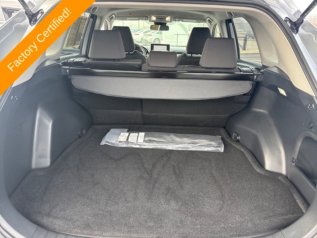 Used 2025 Toyota RAV4 XLE image 24