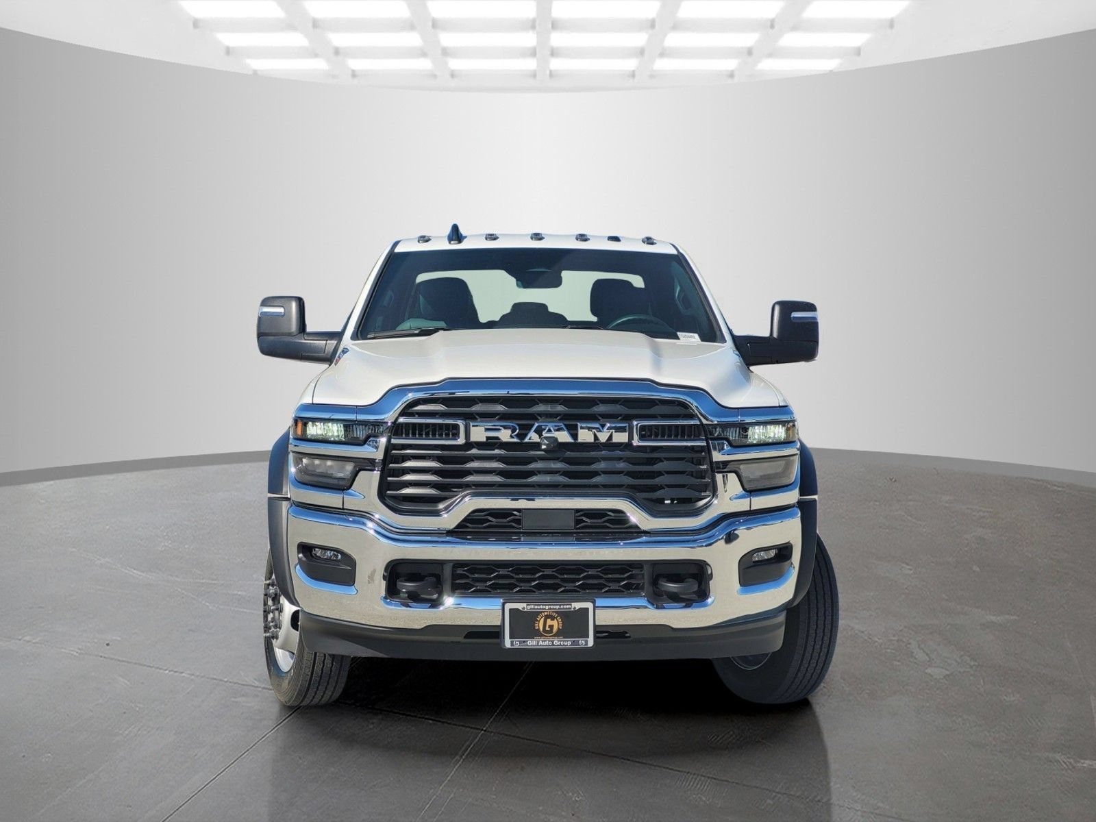 New 2026 RAM 5500 Tradesman w/ Chrome Appearance Group AWD/4WD image 3