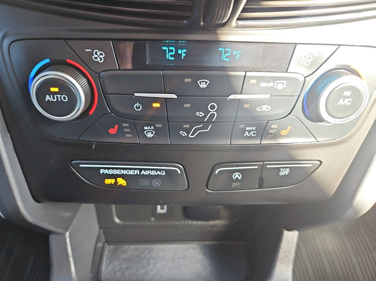 Used 2019 Ford Escape SEL image 32