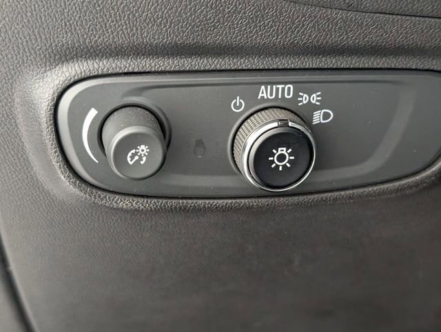 Certified 2023 Chevrolet Equinox LT w/ Driver Convenience Package image 15