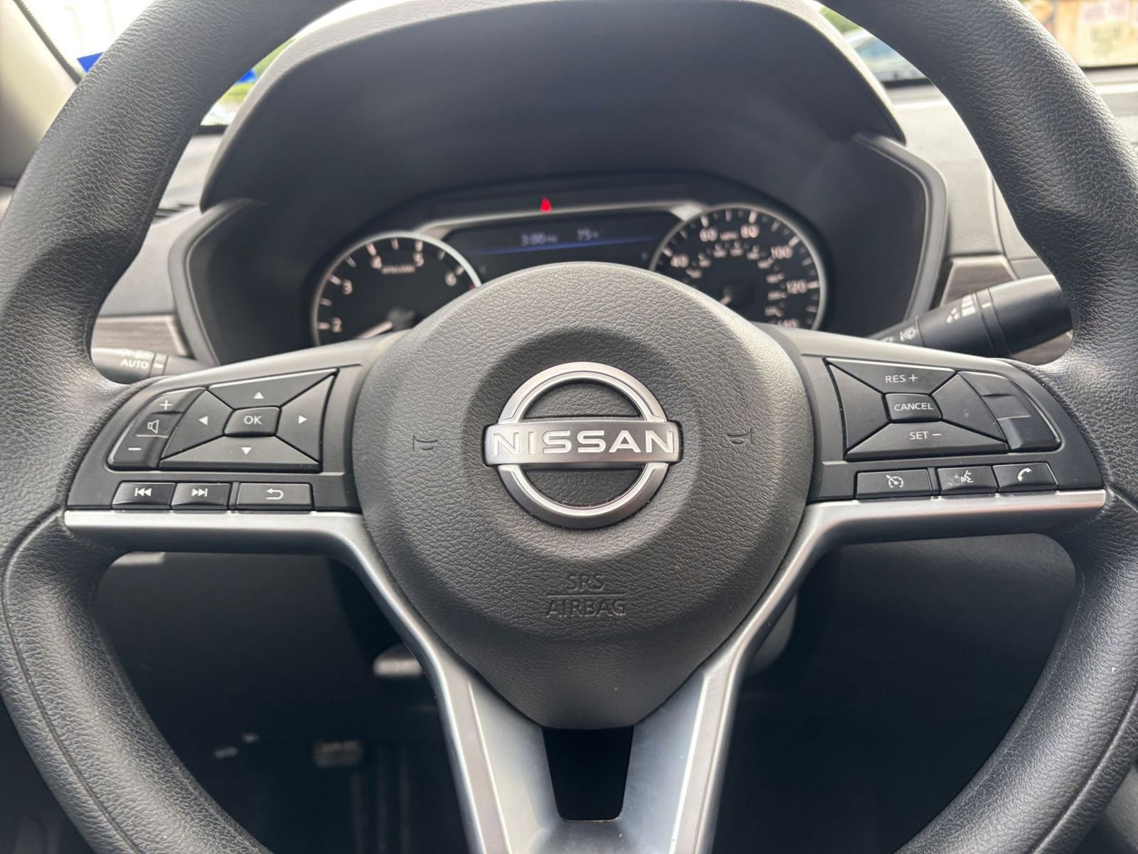 Used 2025 Nissan Altima 2.5 SV FWD image 28