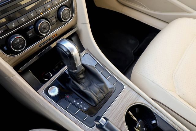 Used 2017 Volkswagen Passat 1.8T SE image 7