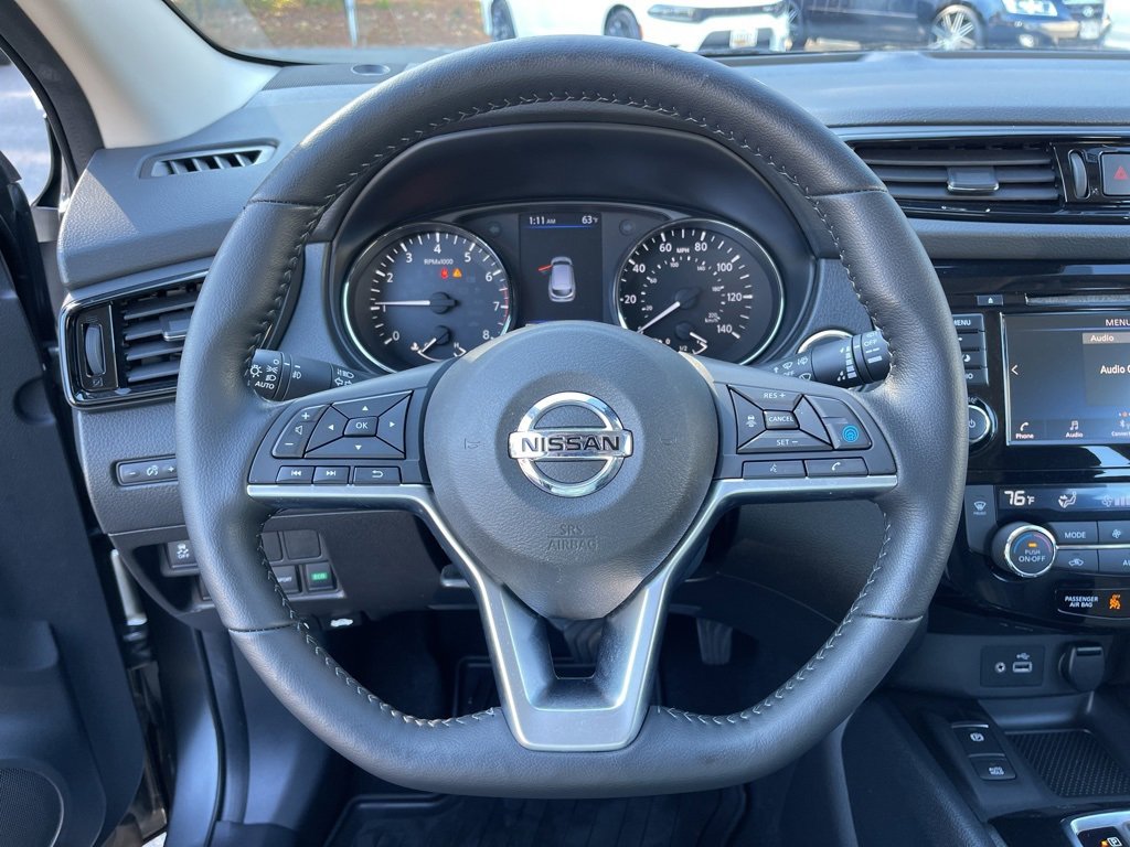 Used 2022 Nissan Rogue Sport SV w/ Technology Package image 16