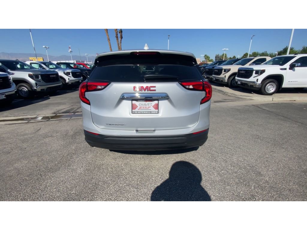 Used 2021 GMC Terrain SLE w/ LPO, Floor Liner Package image 7
