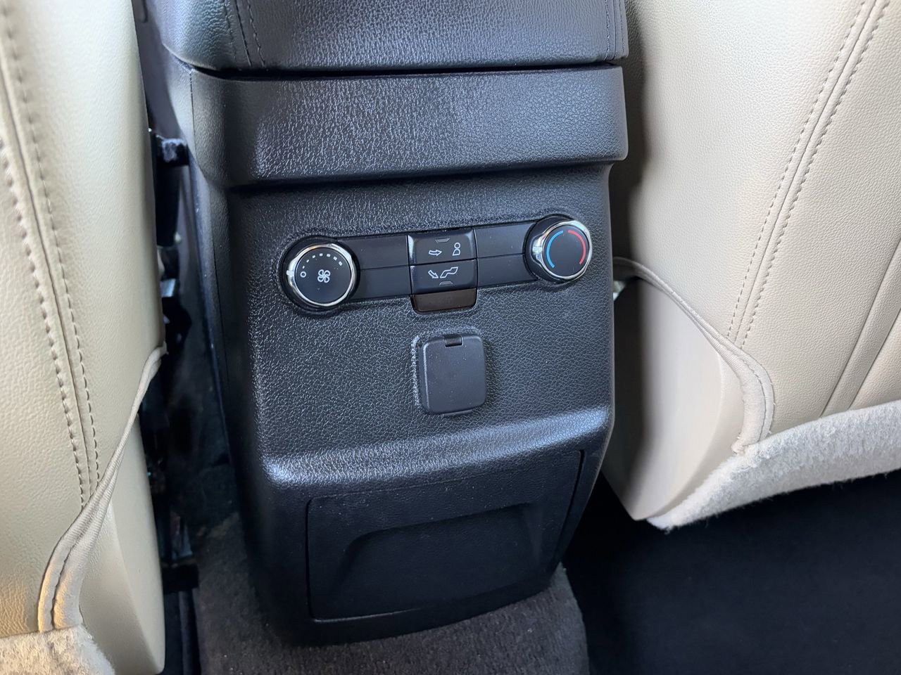 Used 2016 Ford Explorer XLT w/ Equipment Group 202A image 21