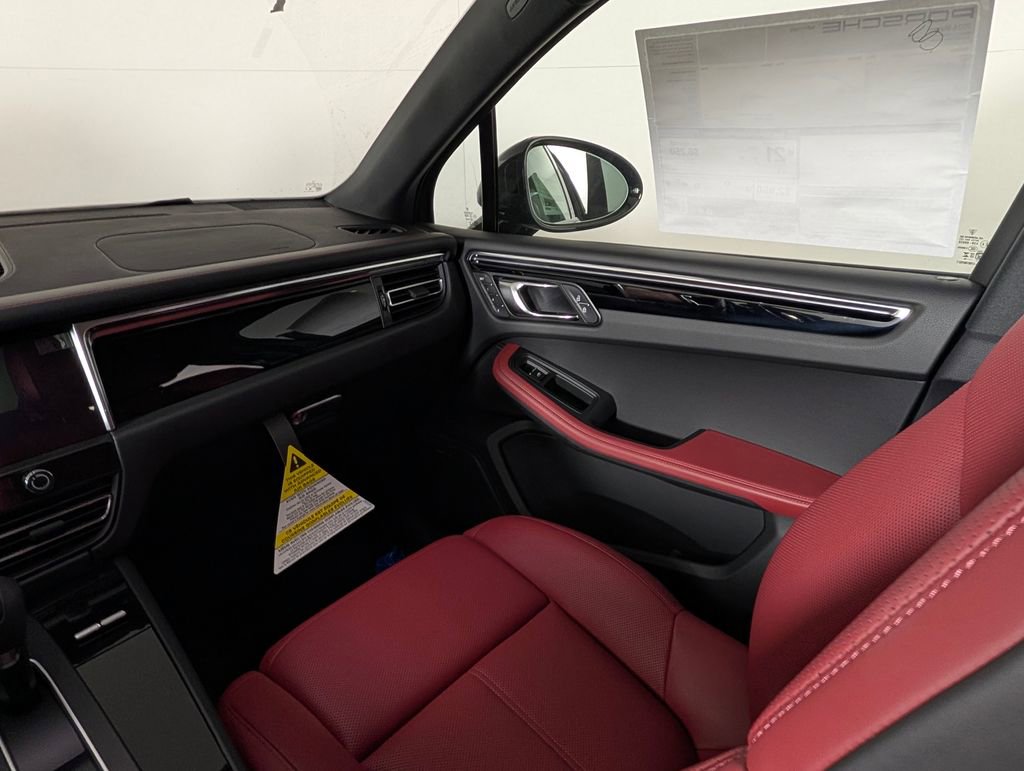 New 2026 Porsche Macan image 23