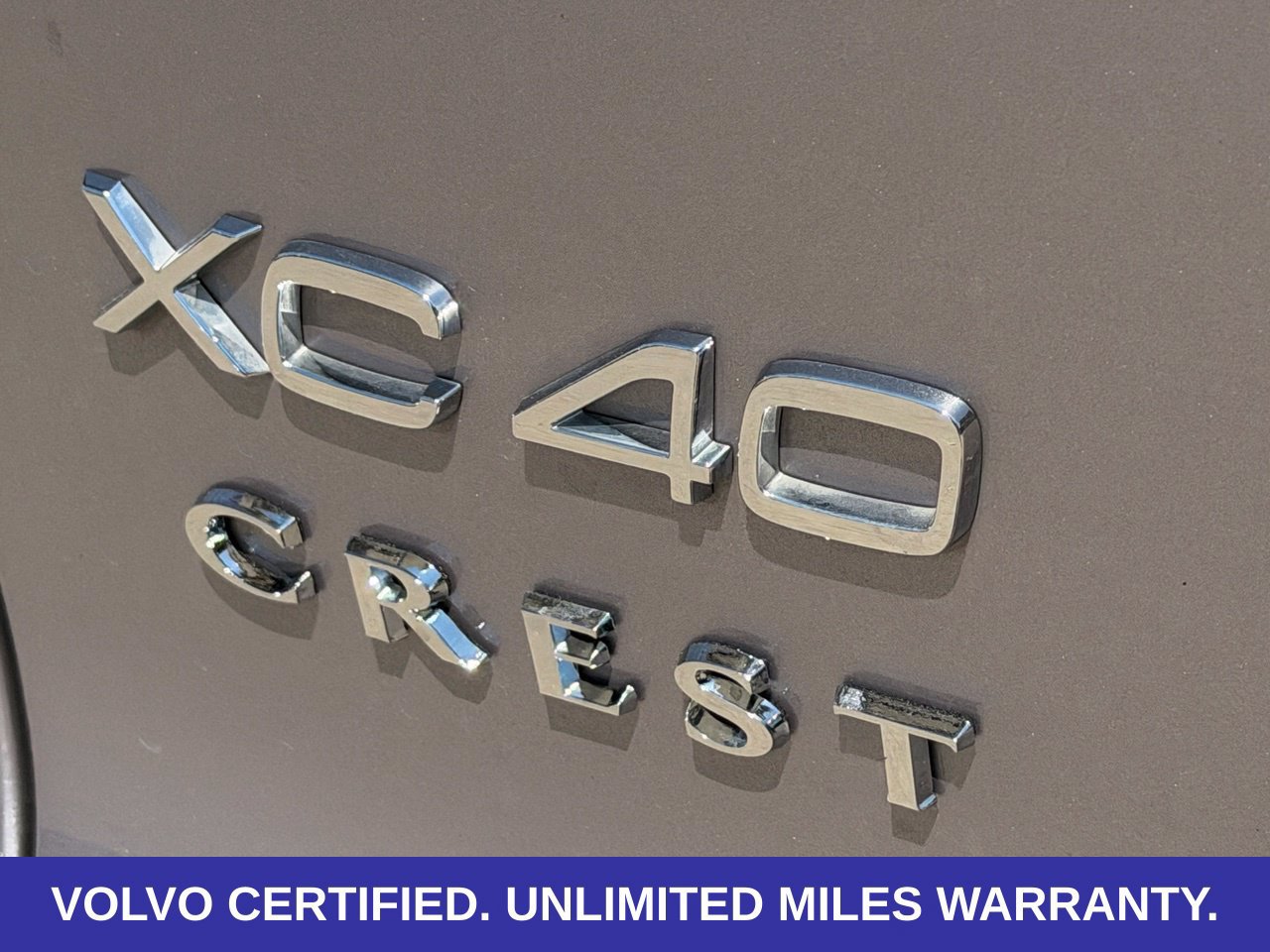 Certified 2026 Volvo XC40 B5 Plus AWD/4WD image 13
