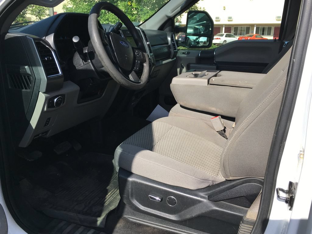 Used 2018 Ford F350 XLT w/ XLT Value Package AWD/4WD image 4